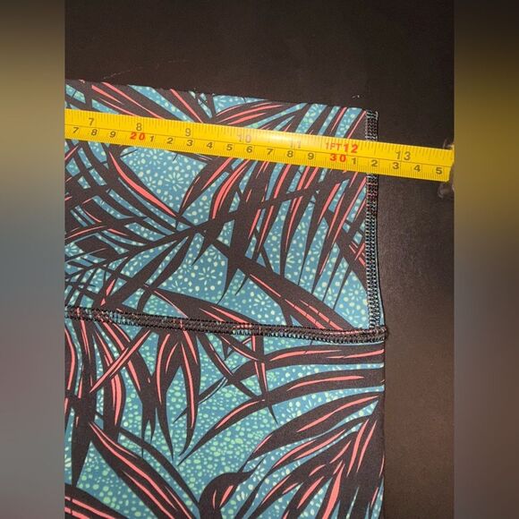 Lululemon High Times Pant Palm Lace Tofino Teal Multi size 6 EUC - Picture 7 of 9